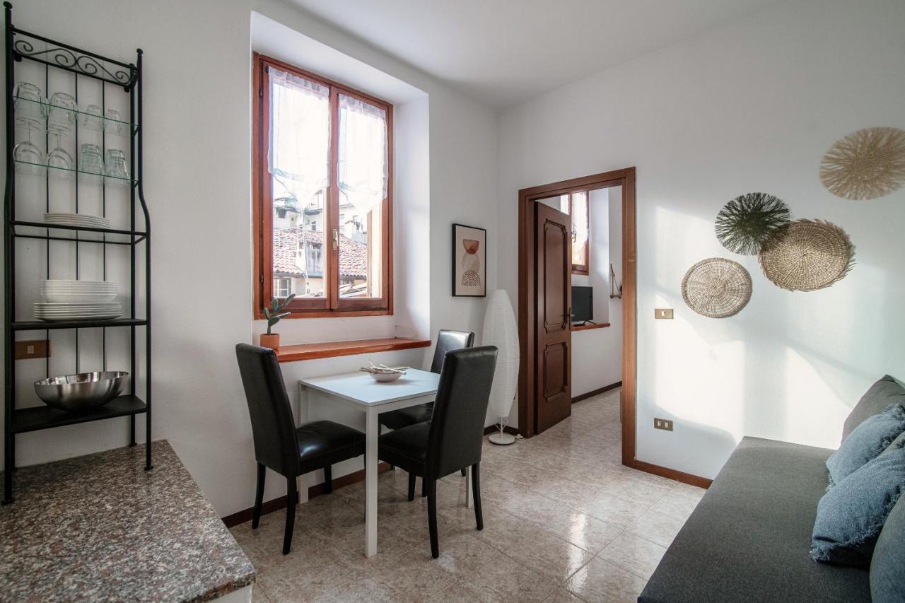 Apartment Piazza Roma By Quokka 360 - Historic Flat In The Centre Of Como Kültér fotó