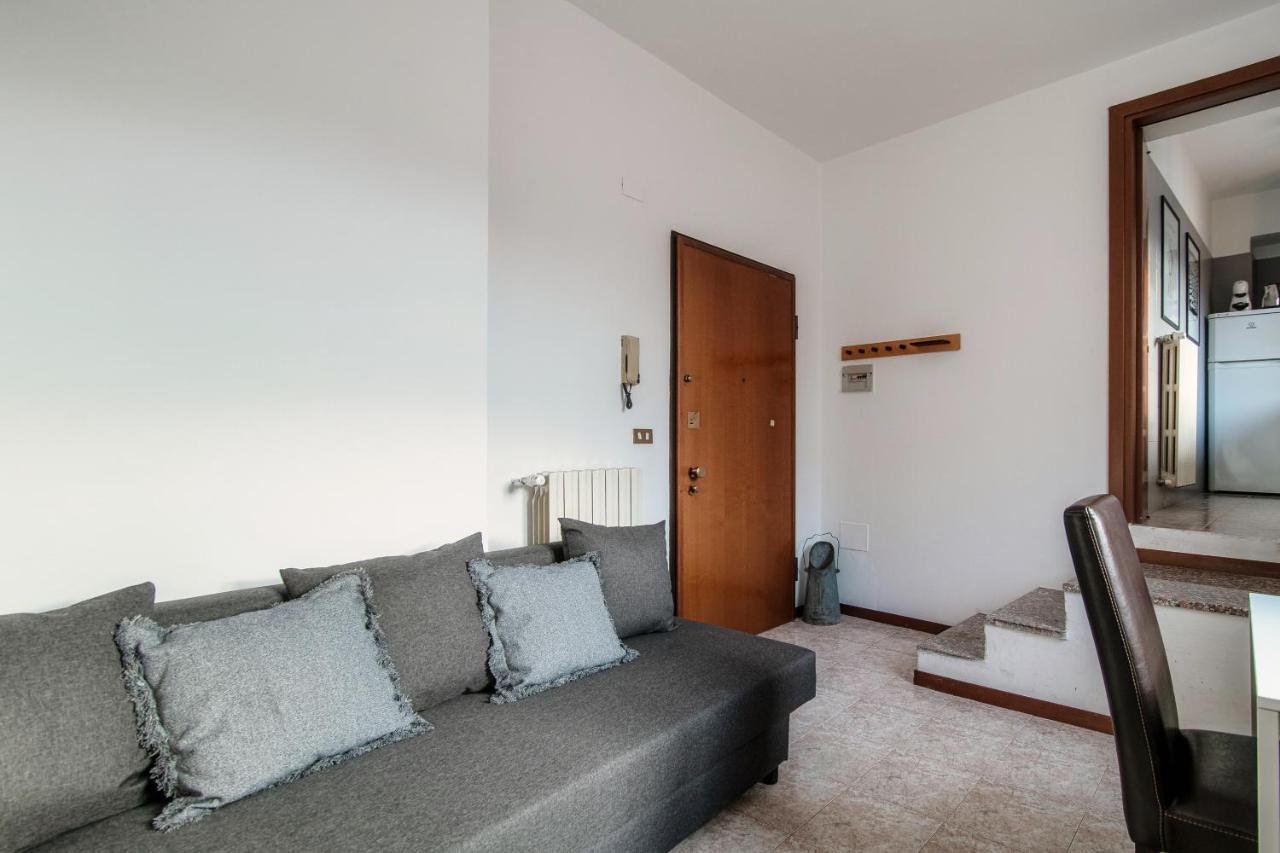 Apartment Piazza Roma By Quokka 360 - Historic Flat In The Centre Of Como Kültér fotó
