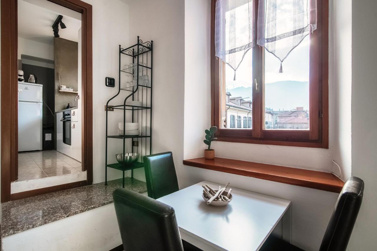Apartment Piazza Roma By Quokka 360 - Historic Flat In The Centre Of Como Kültér fotó